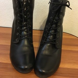 Ecco Women Black Leather Zipper Boots size 10-10.5